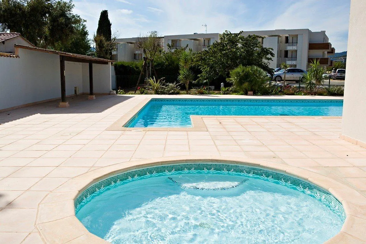 Vacanceole - Residence Carre Marine Mandelieu-la-Napoule 3*,  France