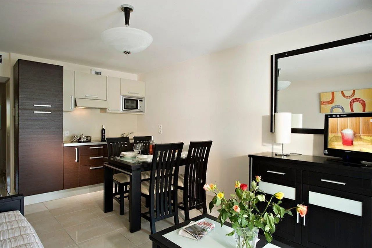 Aparthotel Vacanceole - Residence Carre Marine Mandelieu-la-Napoule