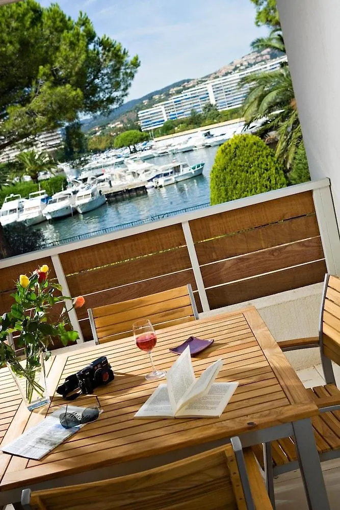 Vacanceole - Residence Carre Marine Mandelieu-la-Napoule Aparthotel