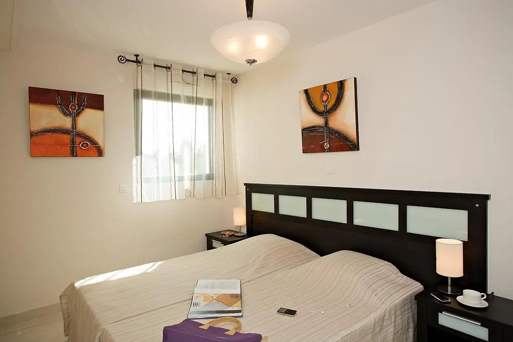 Vacanceole - Residence Carre Marine Mandelieu-la-Napoule 3*,