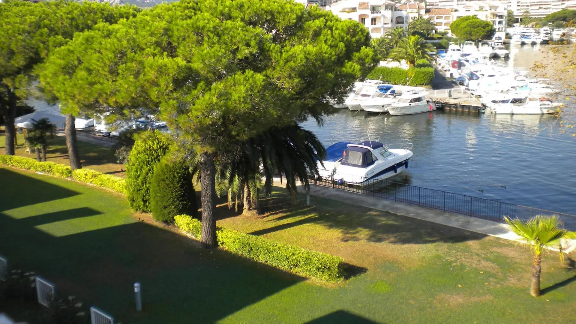 Aparthotel Vacanceole - Residence Carre Marine Mandelieu-la-Napoule