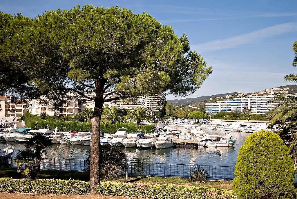 Vacanceole - Residence Carre Marine Mandelieu-la-Napoule Aparthotel