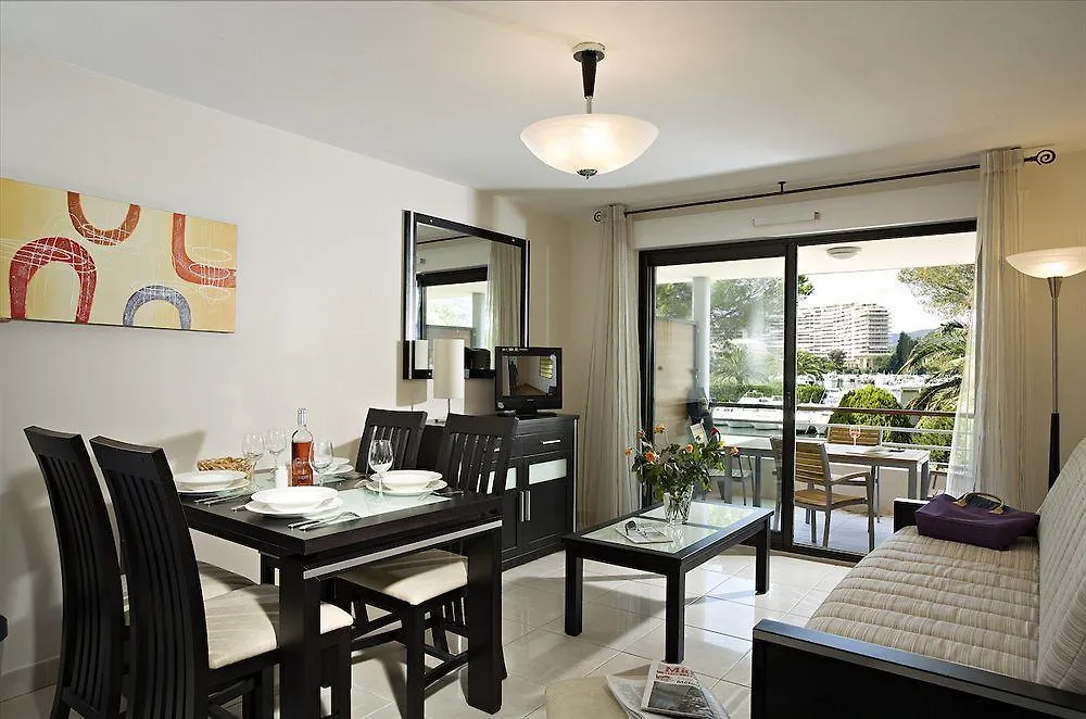 Vacanceole - Residence Carre Marine Mandelieu-la-Napoule 3*,  France
